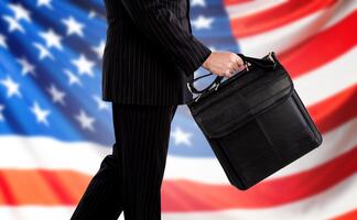 1 millón de dólares para una entrada acelerada a Estados Unidos: Así es la “Tarjeta Dorada” de Trump 