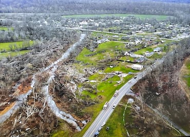 Tornados azotan Misuri; reportan 5 personas muertas
