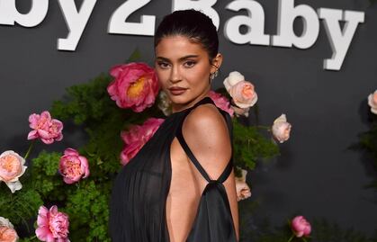 Kylie Jenner muestra el mejor bikini para su figura curvy con la línea de Khloé Kardashian