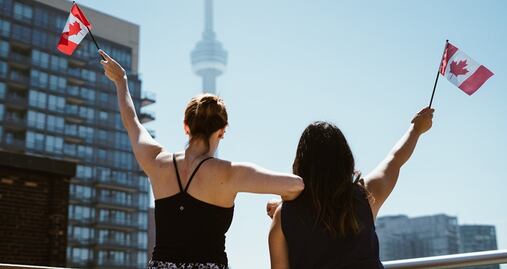 Lanzan beca para que normalistas estudien inglés en Canadá