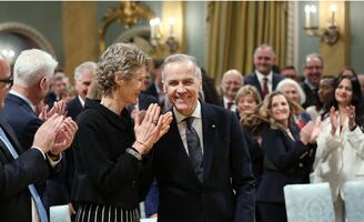 Mark Carney asume cargo de primer ministro de Canadá en medio de guerra comercial de Trump