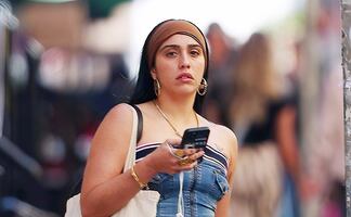 Hija de Madonna luce ‘mono vaquero’ corto ideal para el verano y presume piernas tonificadas