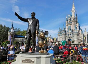 Disney prohíbe fumar en sus parques de Estados Unidos