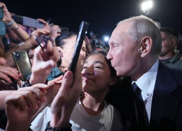 Putin sorprende con "baño de pueblo" tras rebelión del grupo de mercenarios Wagner
