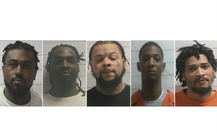 Diez reos peligrosos se fugan de prisión en Nueva Orleans; escaparon por un agujero tras el inodoro