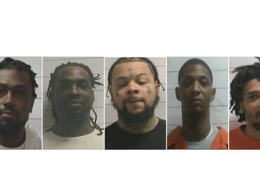 Diez reos peligrosos se fugan de prisión en Nueva Orleans; escaparon por un agujero tras el inodoro