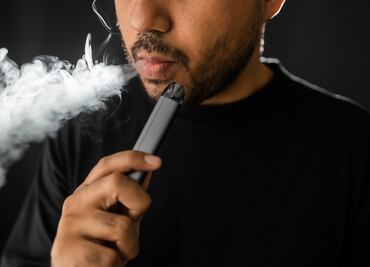 Vapeadores aumentan riesgo de insuficiencia cardíaca, revela el Colegio Americano de Cardiología