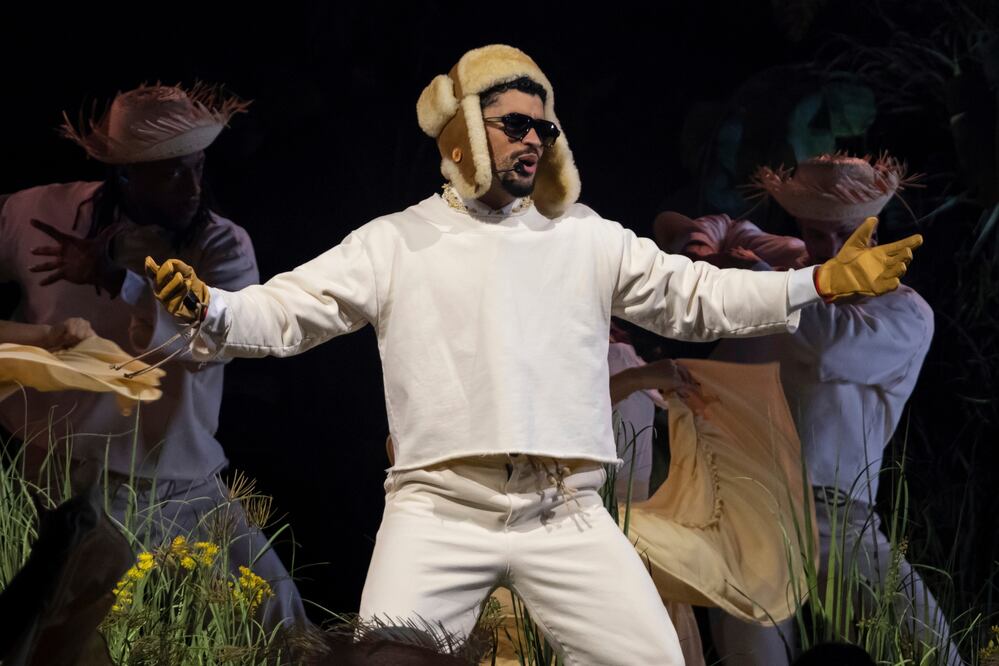 Bad Bunny es el máximo artista latino del siglo XXI según Billboard. (Foto AP/Alejandro Granadillo)