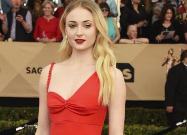 Sophie Turner deslumbra con look braless en Los Ángeles
