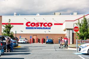 ¿Hasta lingotes de oro? Las cosas más extrañas que vende y ha vendido Costco