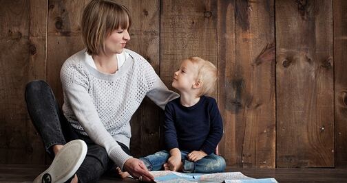 Buscan restringir vestimenta de padres en escuelas de Tennessee