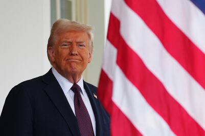 Trump colocará dos banderas de Estados Unidos gigantes en los jardines de la Casa Blanca 