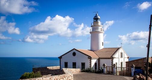 Icónico edificio de Rhode Island abre como resort de descanso único