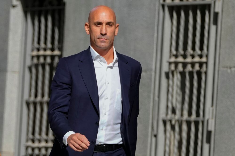 ¿Por qué detuvieron a Luis Rubiales, ex presidente de la Federación Española de Futbol? Foto: AP / Manu Fernández