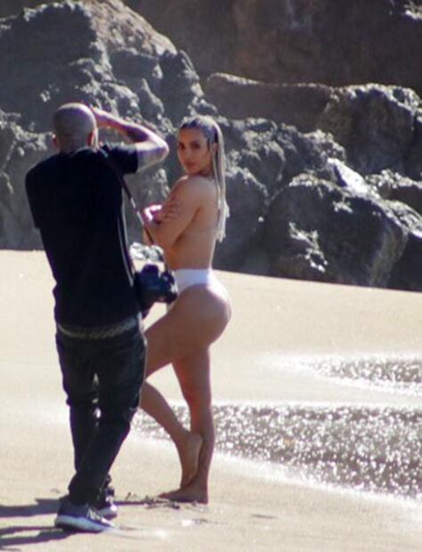 Kim Kardashian regresa a su vida de destapes extremos