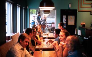 Restaurante de Texas cumple deseo de niña con cáncer