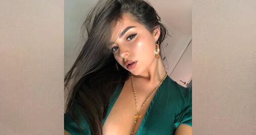 Demi Rose cautiva con braless y diminuto short