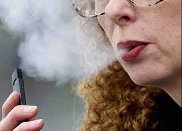 ¿Por qué Estados Unidos retiró los cigarrillos electrónicos de Juul?