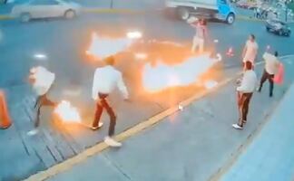 Tragafuegos incendia a mariachis tras pelea callejera en Morelia. VIRAL