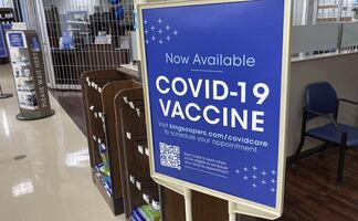 Compañías de EU que no cumplan con vacunación serán multadas con 14 mil dls