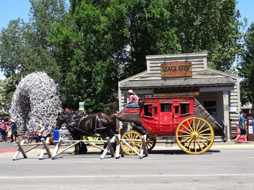 Así es arco de cuernos de alce, el ícono de Jackson Hole