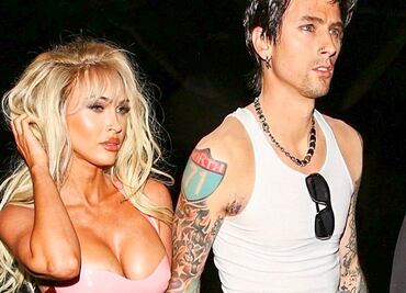Megan Fox levanta polémica en Halloween con atrevido disfraz de Pamela Anderson