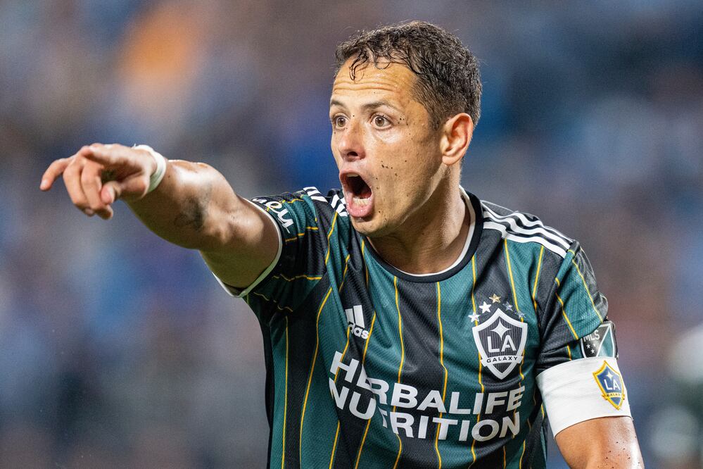 "El discurso masculino siempre ha sido por el desgaste femenino": influencer y futbolistas reaccionan ante el 'Chicharito'. (AP Foto/Jacob Kupferman)