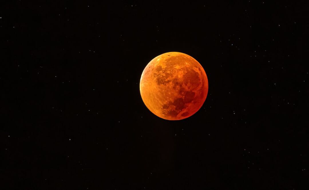 A qué hora y cómo ver el eclipse lunar del 28 de octubre. Foto: iStock/Rogerio Peccioli
