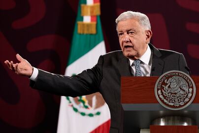 AMLO pide que expresidente Peña Nieto declare sobre Ayotzinapa "si hay elementos"