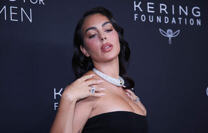 Georgina Rodríguez rompe el internet con microbikini y silueta de impacto tras revelarse planes de boda con Cristiano Ronaldo