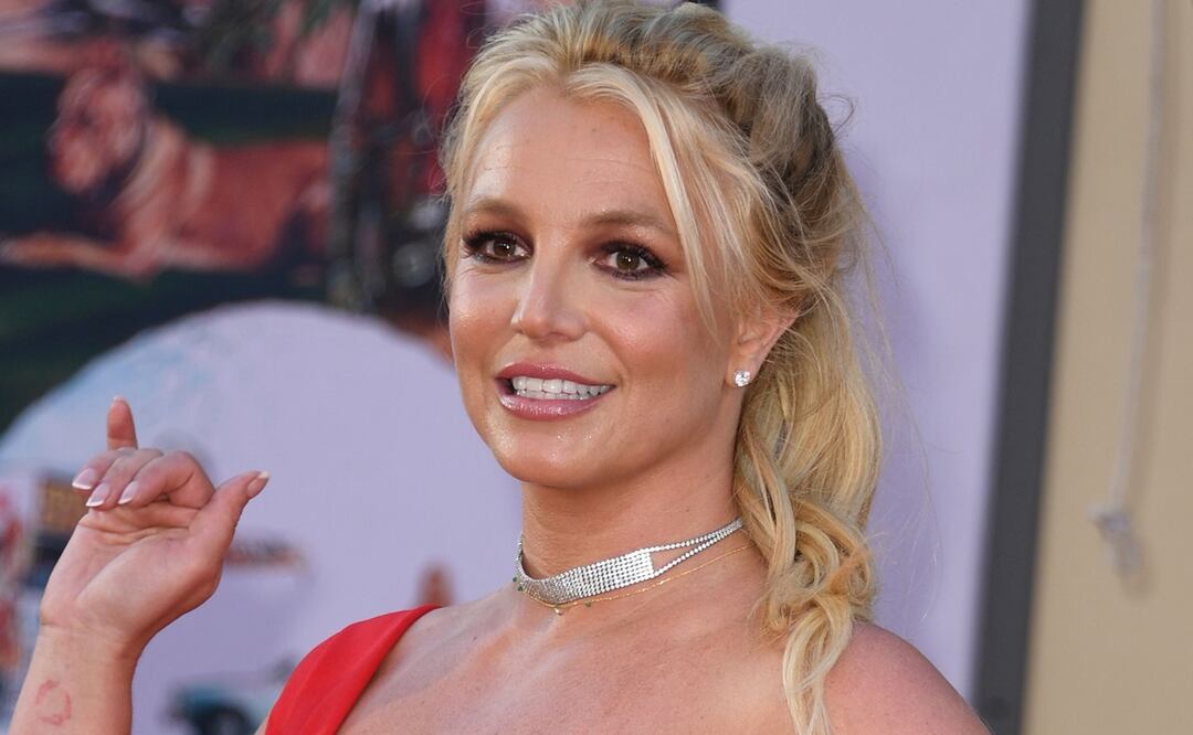 Britney Spears dejó poco a la imaginación con este look. Foto: AFP