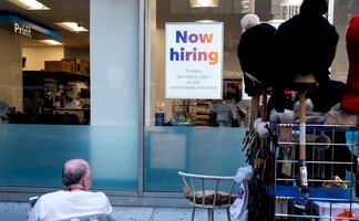 En EU abundan los empleos pero faltan candidatos, y los salarios se disparan