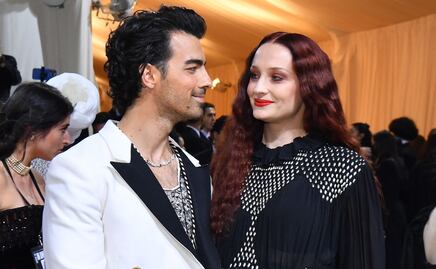 Joe Jonas cachó a Sophie Turner “haciendo algo” desde cámara secreta de su anillo; por eso se divorcia