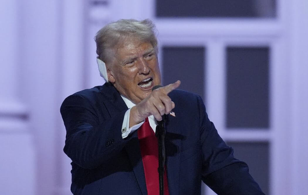 Trump dice que en su primer día de mandato "cerrará" la frontera. Foto AP