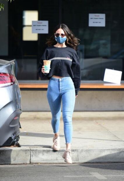 Los skinny jeans con los que Eiza González impactó en California