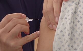 Eficacia de la vacuna china CanSino y sus efectos secundarios