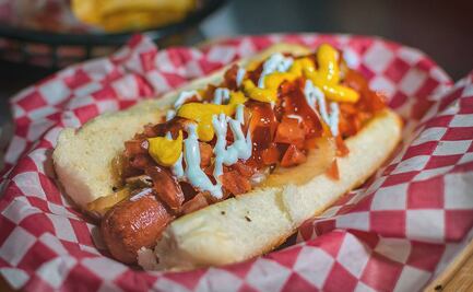 Golpean a hombre en Texas por vender hot dogs a 6 dólares