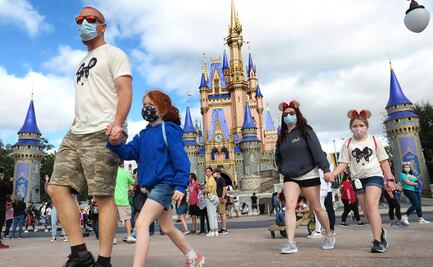 Detienen a turista por negarse a toma de temperatura en Disney World