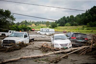 Tormentas eléctricas provocan inundaciones y vehículos aplastados en Vermont, Lyndonville y Johnsbury