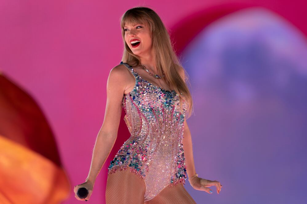 Taylor Swift hace historia con su Eras Tour: Primera gira en superar los mil millones de dólares (AP Photo/George Walker IV, File)