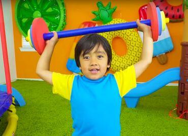 Niño de 8 años encabeza la lista de youtubers mejor pagados de 2019