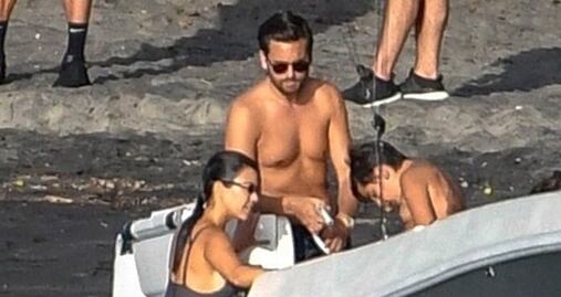 Kourtney Kardashian vacaciona con Scott Disick, sin Sofia Richie 