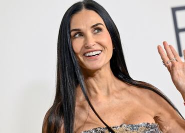 Demi Moore conquista con alucinante vestido de lentejuelas a los 60 años en Nueva York