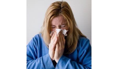 Médicos de EU aconsejan uso de aerosoles nasales anticovid