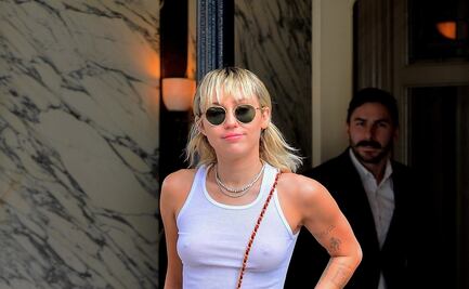 El vestido de paneles descubiertos con el que Miley Cyrus impactó