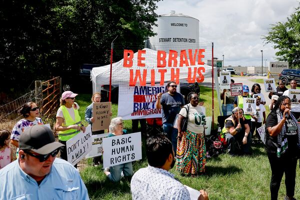 Juez de EU frena a ICE: ordena acabar con el hacinamiento y mejorar condiciones en centro de detención 