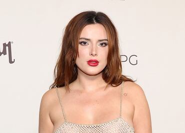 Bella Thorne se olvida del sostén y posa con vestido transparente en la gala Art of Elysium Heaven