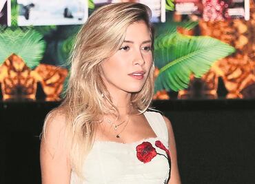 Michelle Salas se luce con alucinante vestido ‘cut out’ en concierto de Luis Miguel en Las Vegas