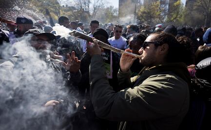 Alcalde de Nueva York, Eric Adams, dice que la ciudad "huele a marihuana"