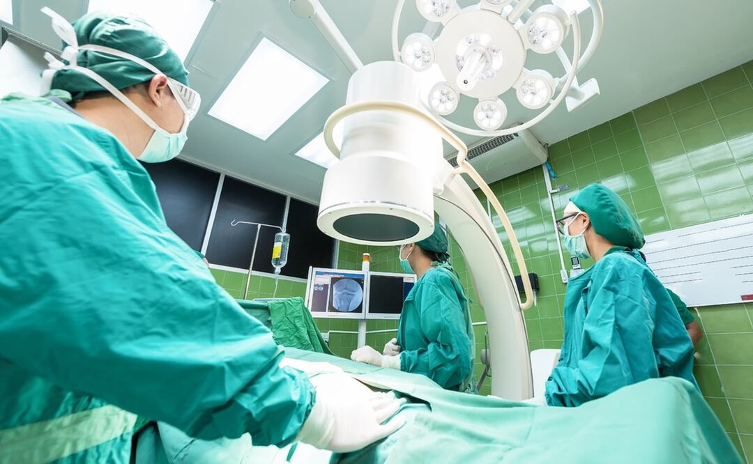 Niña de 14 años muere tras cirugía estética; padre señala a la madre y a su pareja como responsables. Foto: Pxhere